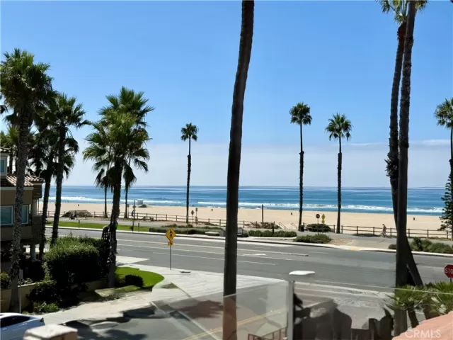MLS: OC25227206 Condo For Sale