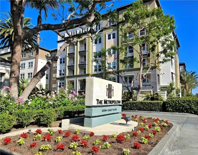 MLS: OC25227328 Condo For Sale