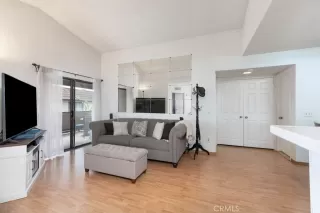 Photo #5: OC25228517 Listing 