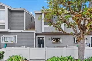 More Details about MLS # OC25229109 : 19 BRIARWOOD LANE 66