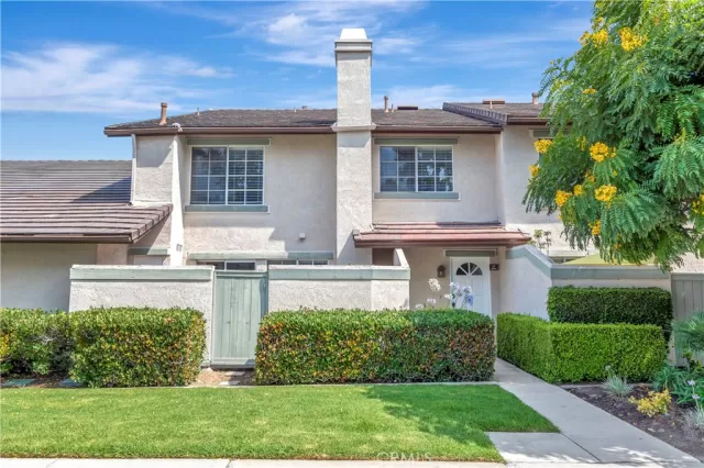 MLS: OC25229167 Condo For Sale