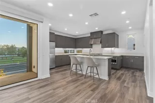 Photo #4: OC25229322 Listing 