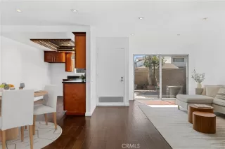 Photo #2: OC25230384 Listing