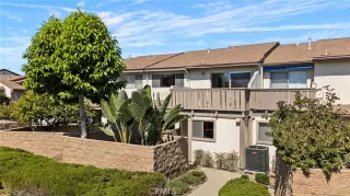 Photo #4: OC25230384 Listing