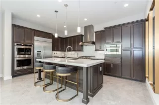 Photo #5: OC25231061 Listing 