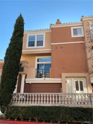 Photo #2: OC25232167 Listing