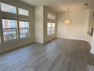 Photo #4: OC25232167 Listing