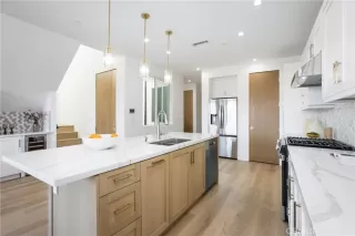 Photo #6: OC25233090 Listing 