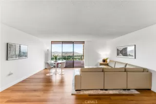 Photo #5: OC25234318 Listing