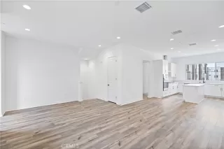 Photo #6: OC25234934 Listing