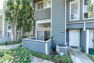 Photo #2: OC25235102 Listing