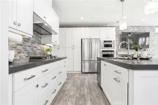 Photo #4: OC25236018 Listing