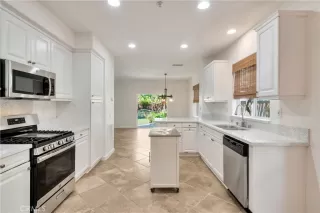 Photo #6: OC25236053 Listing 