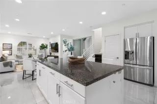 Photo #4: OC25236187 Listing