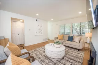 Photo #4: OC25236437 Listing