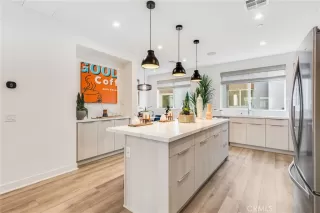 Photo #6: OC25237078 Listing