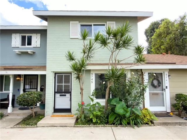 MLS: OC25237419 Condo For Sale