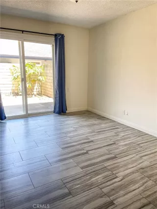 Photo #6: OC25237586 Listing 