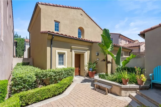 MLS: OC25237919 Condo For Sale