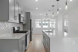 Photo #4: OC25238105 Listing