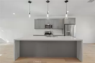 Photo #5: OC25238105 Listing