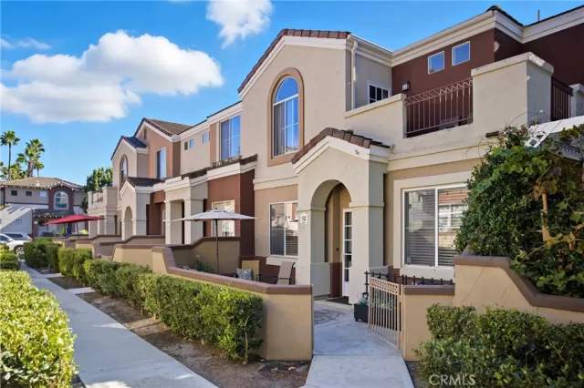 MLS: OC25238191 Condo For Sale