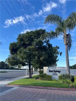 More Details about MLS # OC25238430 : 21372 BROOKHURST