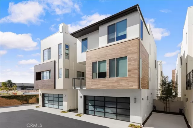 MLS: OC25238871 Condo For Sale