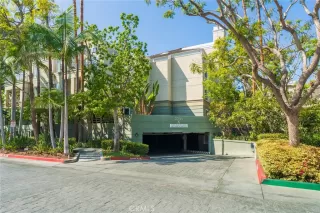 More Details about MLS # OC25239545 : 2233 MARTIN 202