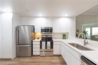 Photo #5: OC25239545 Listing