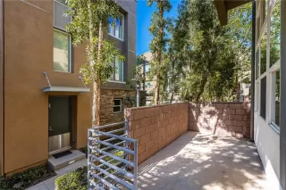 Photo #4: OC25240064 Listing