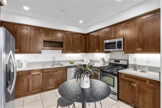 Photo #6: OC25240562 Listing 