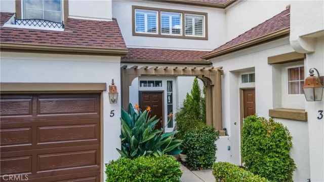 MLS: OC25240939 Condo For Sale