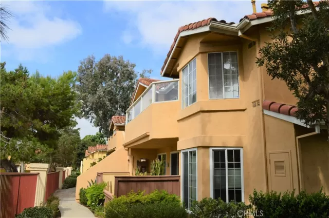 MLS: OC25241238 Condo For Sale