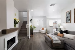 Photo #5: OC25241630 Listing