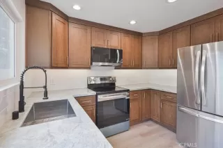 Photo #4: OC25241845 Listing