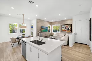 Photo #5: OC25241995 Listing