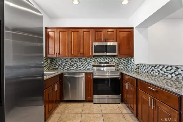 MLS: OC25242518 Condo For Sale