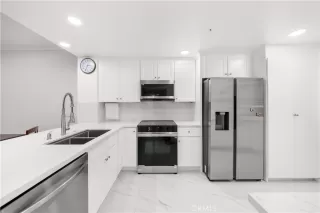 Photo #6: OC25243046 Listing 