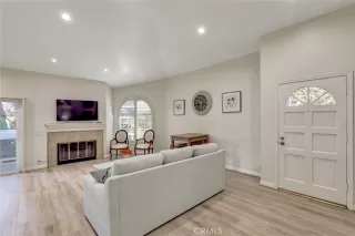 Photo #3: OC25244297 Listing