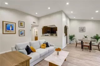 Photo #5: OC25244297 Listing