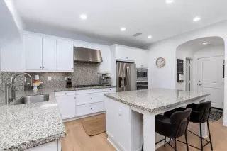 Photo #6: OC25245055 Listing 