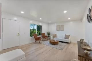 Photo #5: OC25245718 Listing