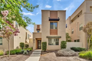 Photo #3: OC25245740 Listing