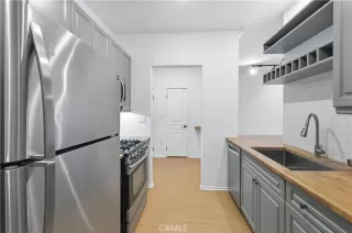 Photo #6: OC25246022 Listing 