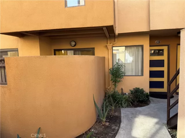 MLS: OC25246415 Condo For Sale