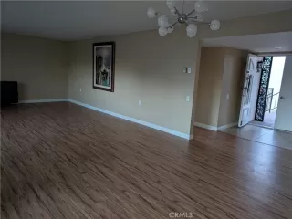 Photo #4: OC25246431 Listing 