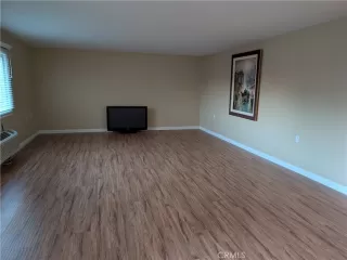 Photo #5: OC25246431 Listing 