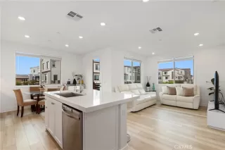 Photo #5: OC25246529 Listing 