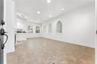 Photo #1: OC25246638 Listing 